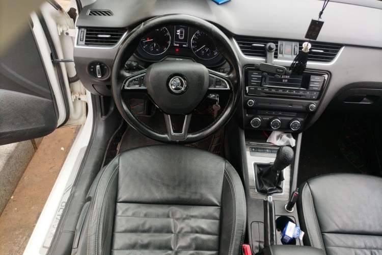 Used Skoda Octavia 2017 1.6L Manual Smart Drive Edition Steering Wheel