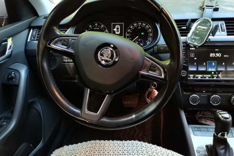 Used Skoda Octavia 2017 1.6L Automatic Smart Drive Edition Steering Wheel
