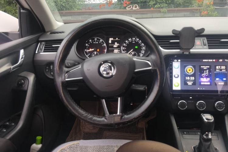 Used Skoda Octavia 2017 Classic Model 1.6L Automatic Comfort Edition Steering Wheel