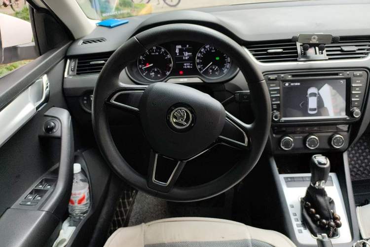 Used Skoda Octavia 2017 1.6L Automatic Chuanxing Edition Steering Wheel