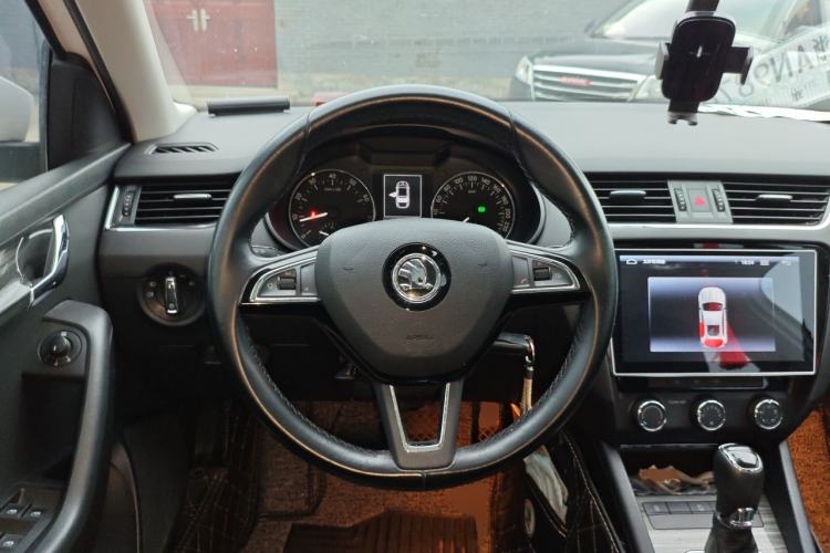 Used Skoda Octavia 2017 1.6L Automatic Smart Drive Edition Steering Wheel