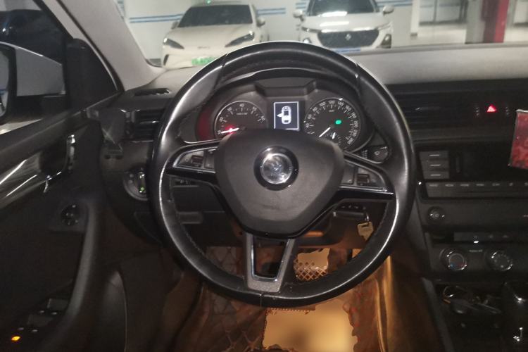 Used Skoda Octavia 2017 TSI280 DSG Smart Drive Edition Steering Wheel