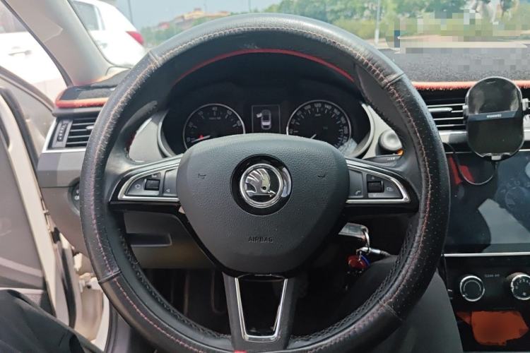 Used Skoda Octavia 2017 TSI280 DSG Smart Drive Edition Steering Wheel