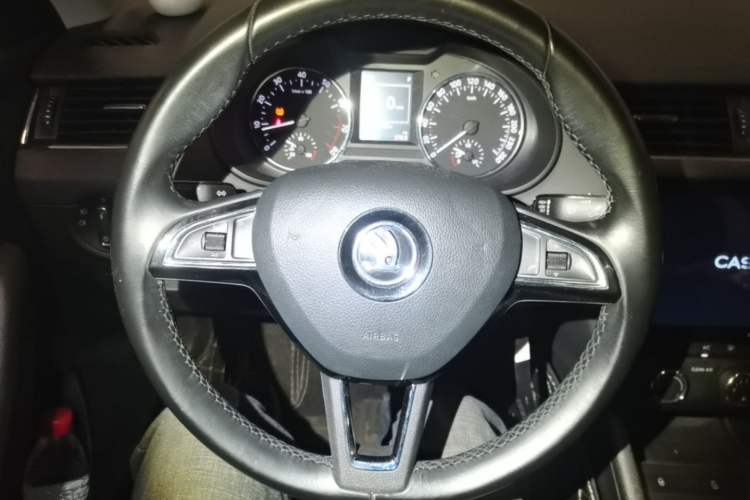 Used Skoda Octavia 2017 1.6L Automatic Smart Drive Edition Steering Wheel
