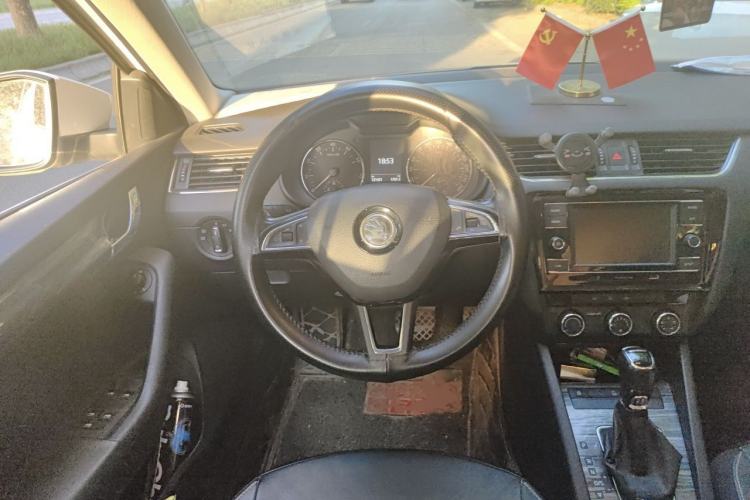 Used Skoda Octavia 2017 1.6L Automatic Smart Drive Edition Steering Wheel