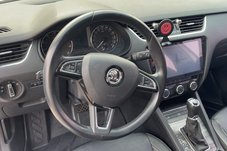 Used Skoda Octavia 2017 1.6L Automatic Smart Drive Edition Steering Wheel