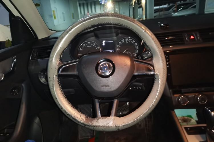 Used Skoda Octavia 2017 1.6L Automatic Chuanxing Edition Steering Wheel