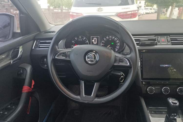 Used Skoda Octavia 2017 1.6L Automatic Smart Drive Edition Steering Wheel