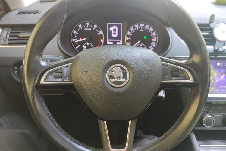 Used Skoda Octavia 2017 1.6L Automatic Smart Drive Edition Steering Wheel