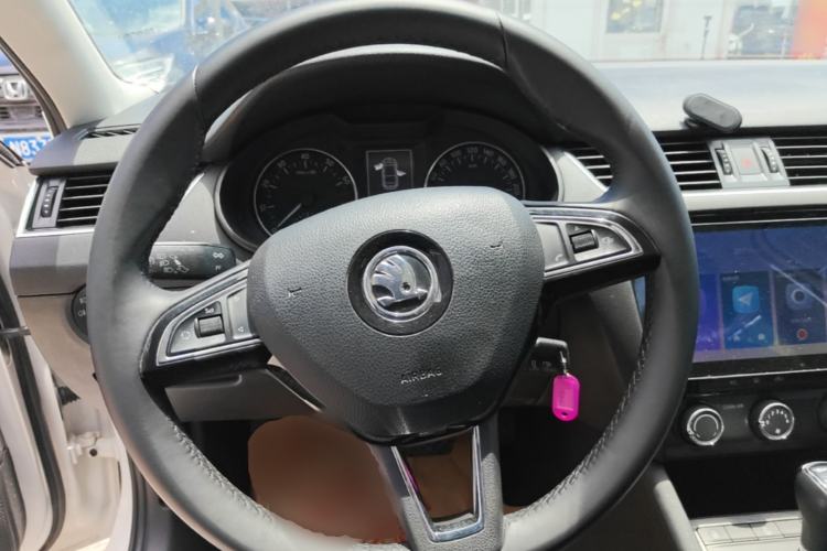 Used Skoda Octavia 2017 1.6L Automatic Smart Drive Edition Steering Wheel