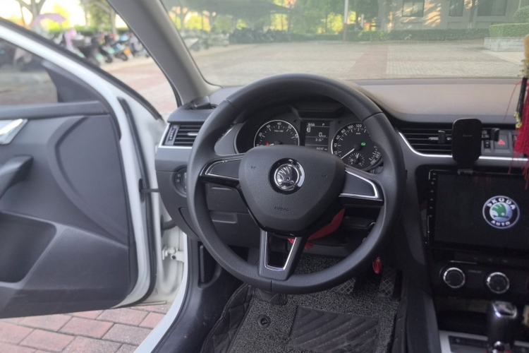 Used Skoda Octavia 2017 1.6L Automatic Chuanxing Edition Steering Wheel
