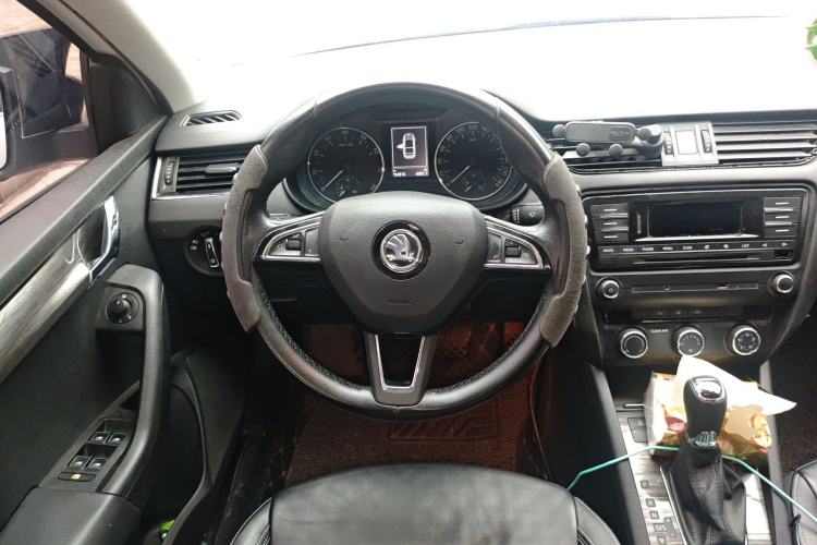 Used Skoda Octavia 2017 1.6L Automatic Smart Drive Edition Steering Wheel