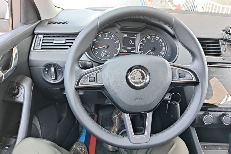 Used Skoda Octavia 2017 1.6L Automatic Smart Drive Edition Steering Wheel