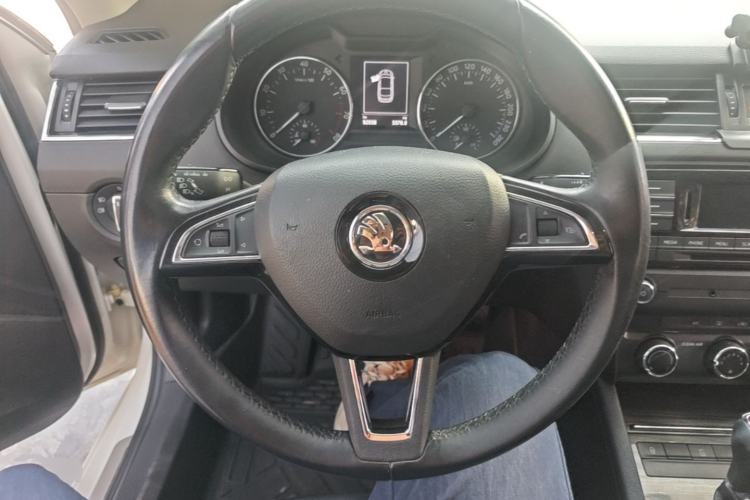 Used Skoda Octavia 2017 TSI280 DSG Smart Drive Edition Steering Wheel