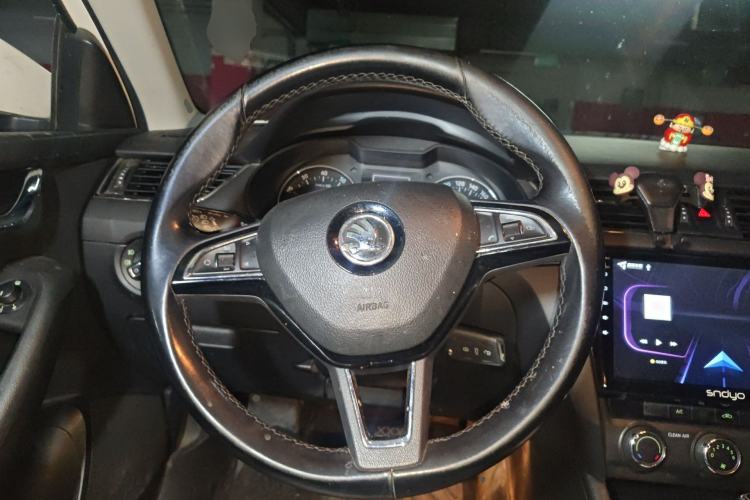 Used Skoda Octavia 2017 1.6L Automatic Smart Drive Edition Steering Wheel