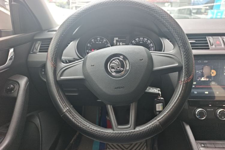 Used Skoda Octavia 2017 Classic Model 1.6L Manual Standard Edition Steering Wheel