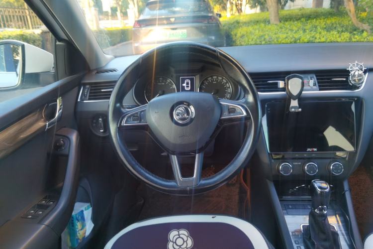 Used Skoda Octavia 2017 1.6L Automatic Smart Drive Edition Steering Wheel