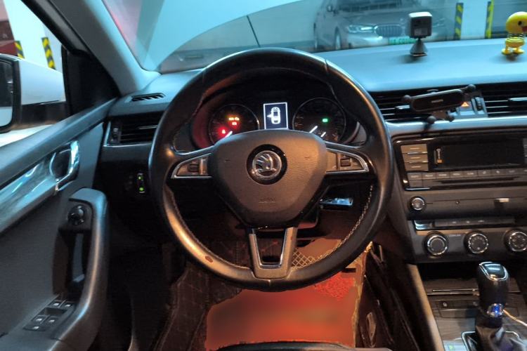 Used Skoda Octavia 2017 1.6L Automatic Chuanxing Edition Steering Wheel