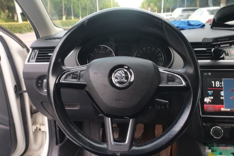 Used Skoda Octavia 2017 1.6L Manual Smart Drive Edition Steering Wheel