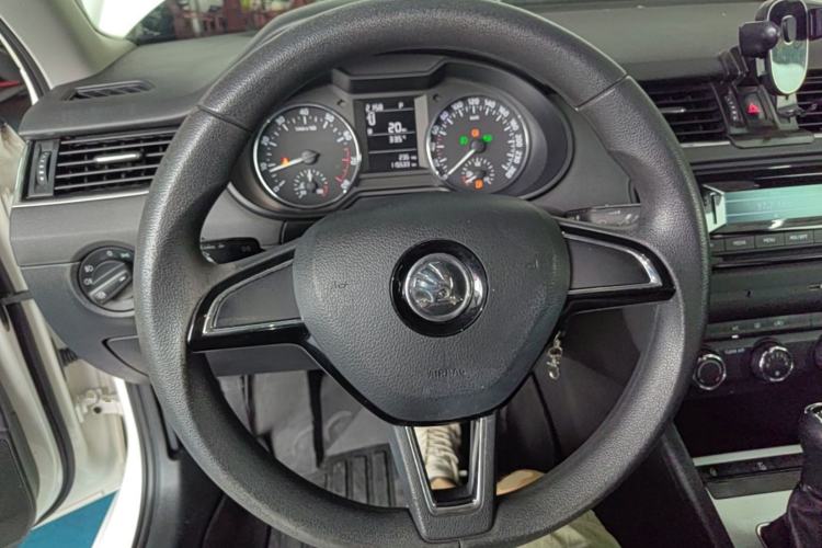 Used Skoda Octavia 2017 1.6L Automatic Chuanxing Edition Steering Wheel
