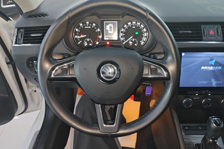 Used Skoda Octavia 2017 1.6L Automatic Smart Drive Edition Steering Wheel