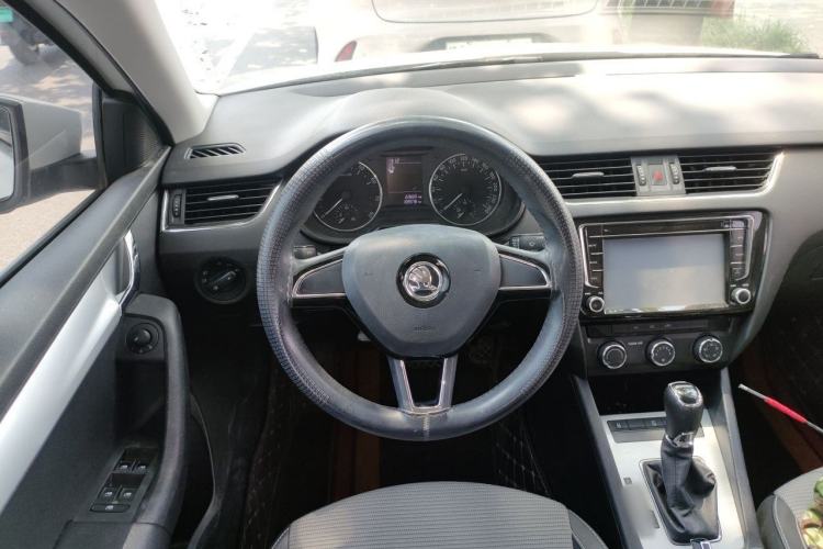 Used Skoda Octavia 2017 1.6L Automatic Chuanxing Edition Steering Wheel