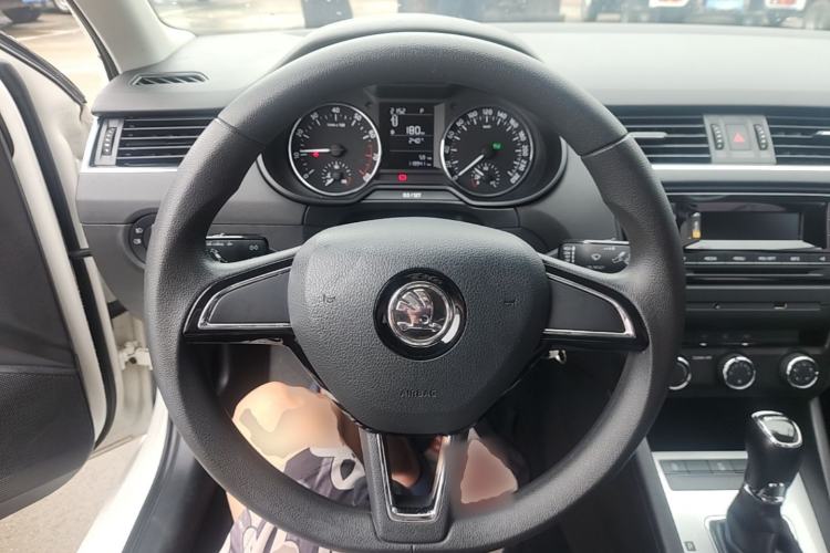 Used Skoda Octavia 2017 1.6L Automatic Chuanxing Edition Steering Wheel