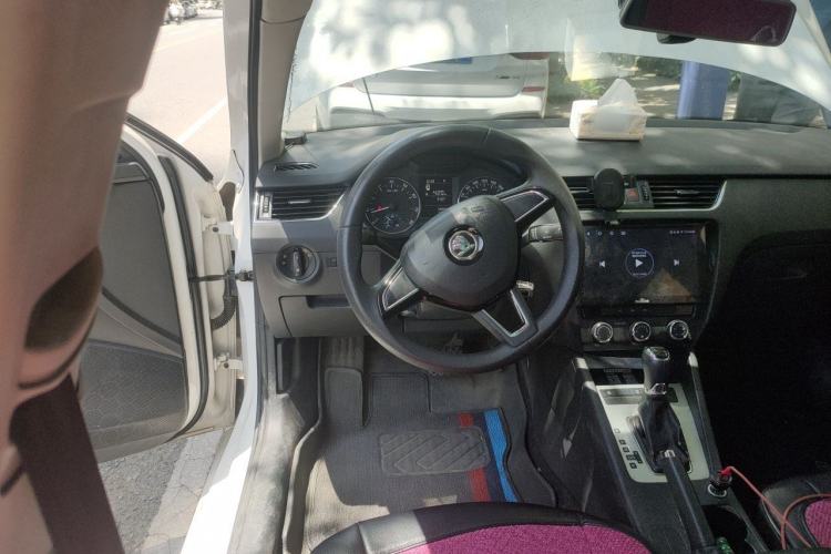 Used Skoda Octavia 2017 1.6L Automatic Chuanxing Edition Steering Wheel