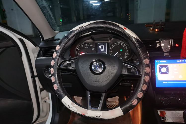 Used Skoda Octavia 2017 1.6L Automatic Smart Drive Edition Steering Wheel