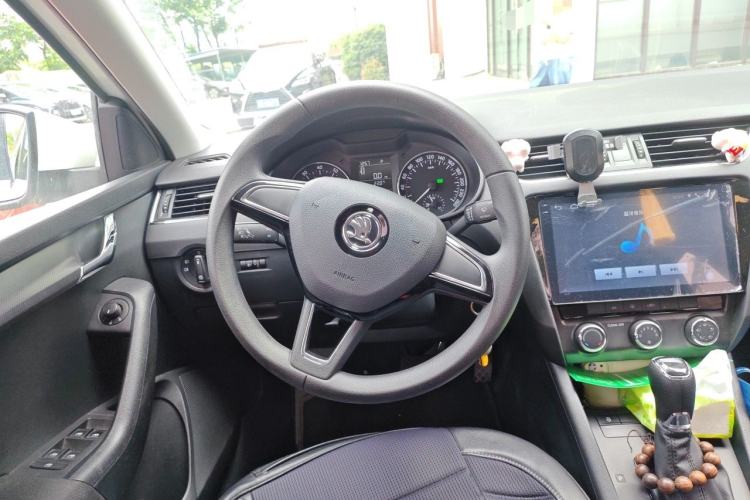 Used Skoda Octavia 2017 Classic Model 1.6L Automatic Comfort Edition Steering Wheel