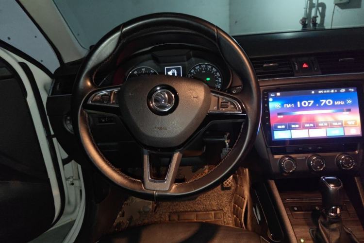 Used Skoda Octavia 2017 1.6L Automatic Smart Drive Edition Steering Wheel