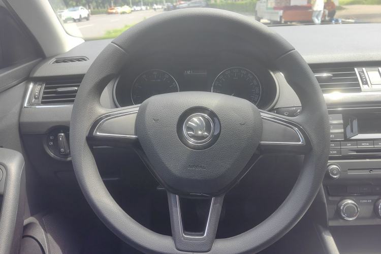 Used Skoda Octavia 2017 1.6L Automatic Chuanxing Edition Steering Wheel