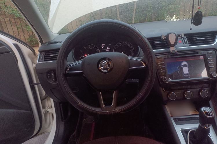 Used Skoda Octavia 2017 1.6L Manual Trend Edition Steering Wheel
