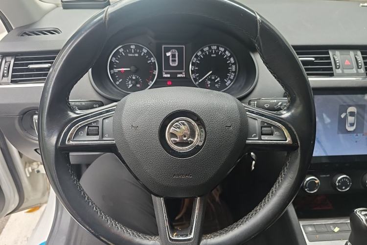 Used Skoda Octavia 2017 1.6L Automatic Smart Drive Edition Steering Wheel