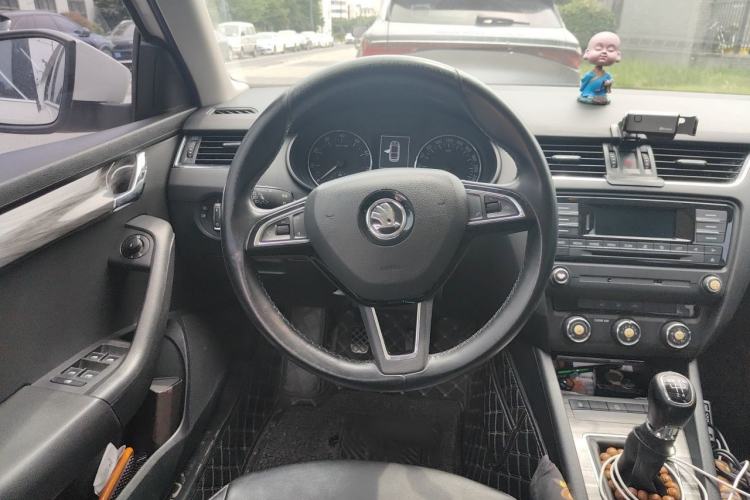 Used Skoda Octavia 2017 1.6L Manual Smart Drive Edition Steering Wheel