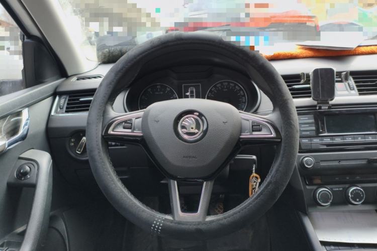 Used Skoda Octavia 2017 1.6L Manual Smart Drive Edition Steering Wheel