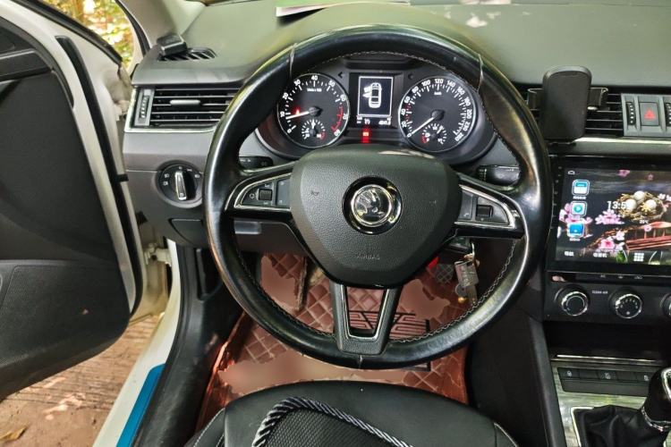 Used Skoda Octavia 2017 1.6L Manual Smart Drive Edition Steering Wheel