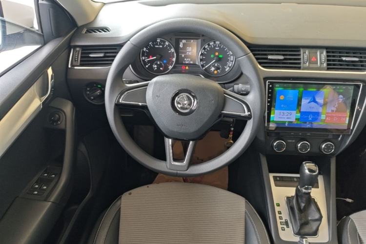 Used Skoda Octavia 2017 1.6L Automatic Chuanxing Edition Steering Wheel