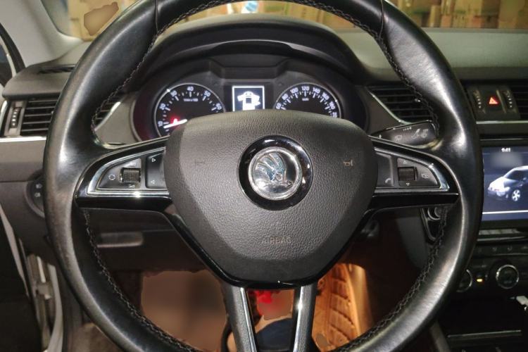 Used Skoda Octavia 2017 1.6L Automatic Smart Drive Edition Steering Wheel