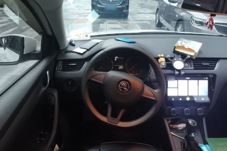 Used Skoda Octavia 2017 Classic Model 1.6L Automatic Standard Edition Steering Wheel