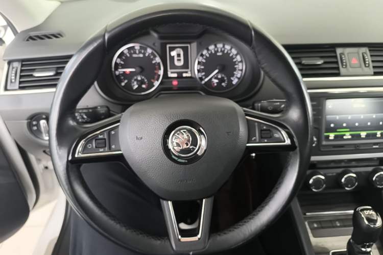 Used Skoda Octavia 2017 TSI280 DSG Smart Drive Edition Steering Wheel