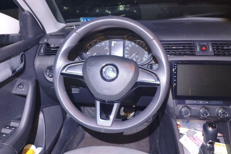 Used Skoda Octavia 2017 1.6L Automatic Chuanxing Edition Steering Wheel