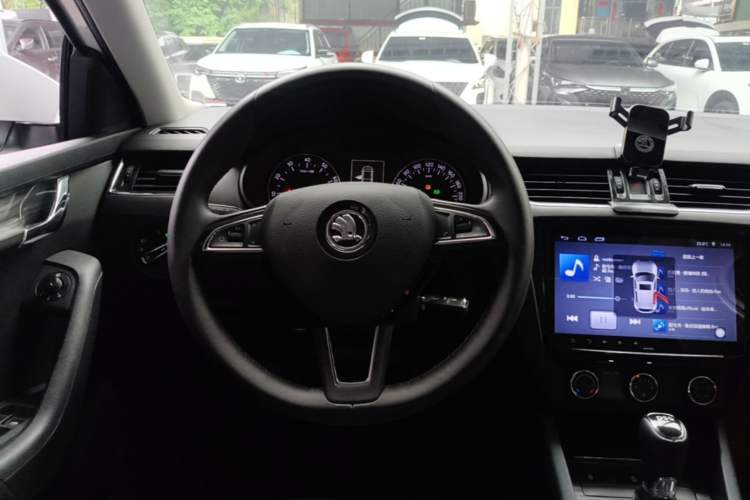 Used Skoda Octavia 2017 TSI280 DSG Smart Drive Edition Steering Wheel