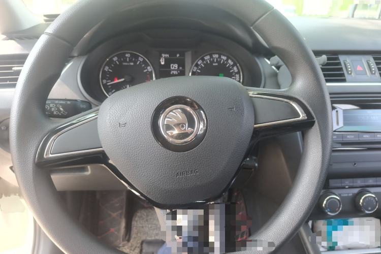 Used Skoda Octavia 2017 1.6L Automatic Chuanxing Edition Steering Wheel