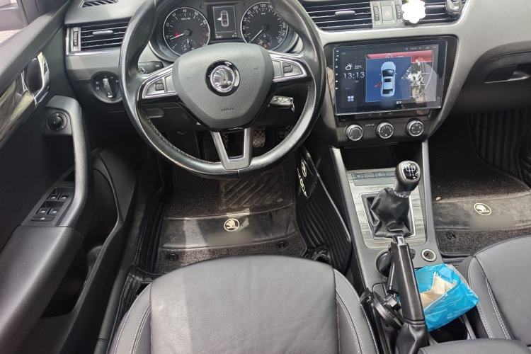 Used Skoda Octavia 2017 1.6L Manual Smart Drive Edition Steering Wheel