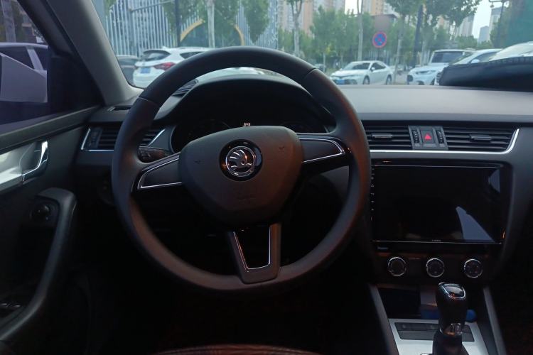 Used Skoda Octavia 2017 1.6L Automatic Chuanxing Edition Steering Wheel