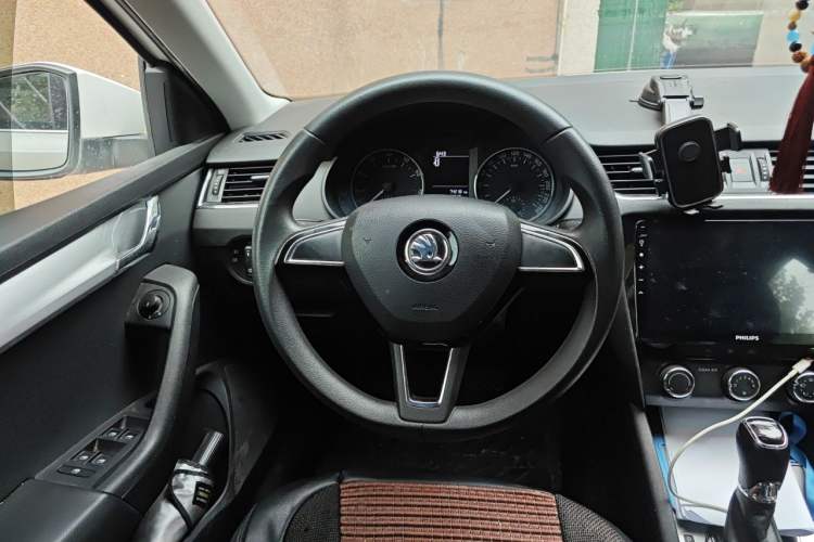 Used Skoda Octavia 2017 1.6L Automatic Chuanxing Edition Steering Wheel