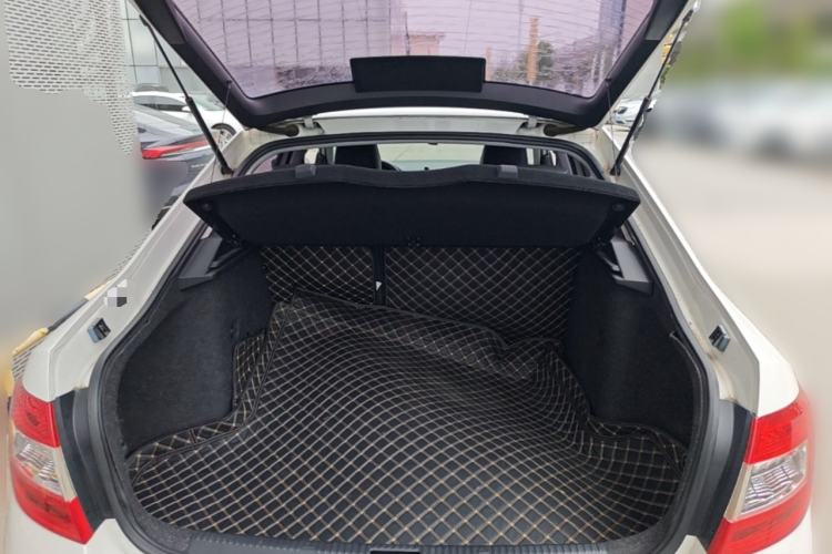 Used Skoda Octavia 2017 1.6L Automatic Chuanxing Edition Trunk