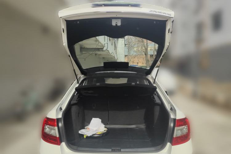 Used Skoda Octavia 2017 1.6L Manual Smart Drive Edition Trunk