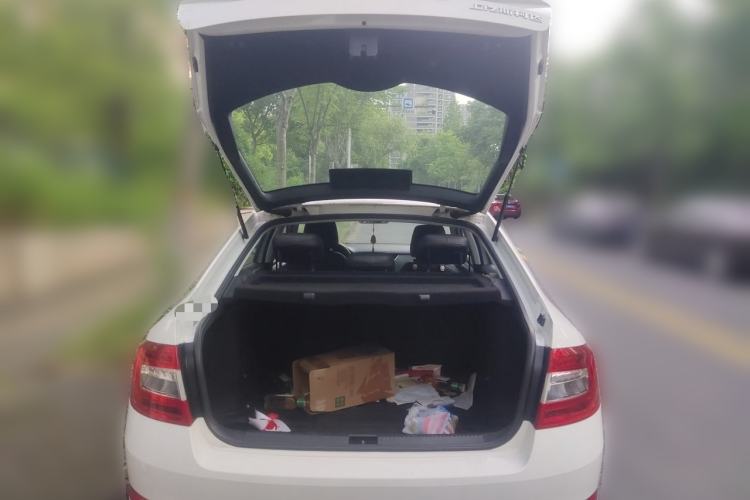 Used Skoda Octavia 2017 1.6L Automatic Chuanxing Edition Trunk